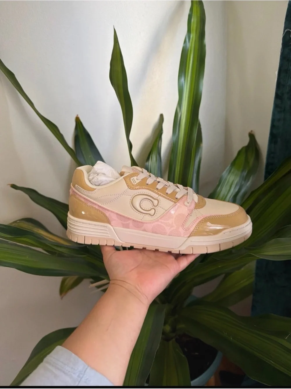 Coach Women's Low-Top Sneakers in Pink and Beige